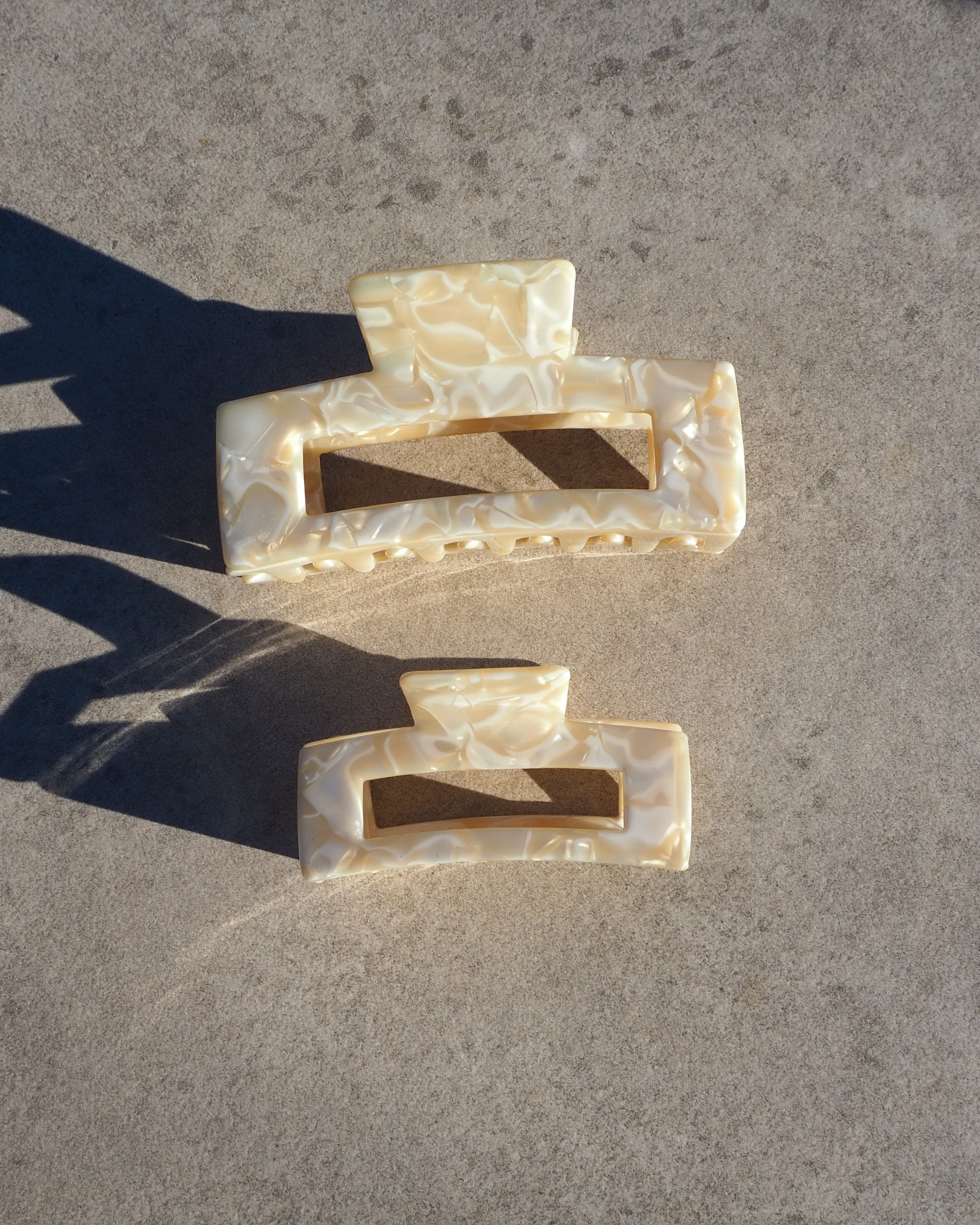 Rectangle Claw Clip | Cream Pearl